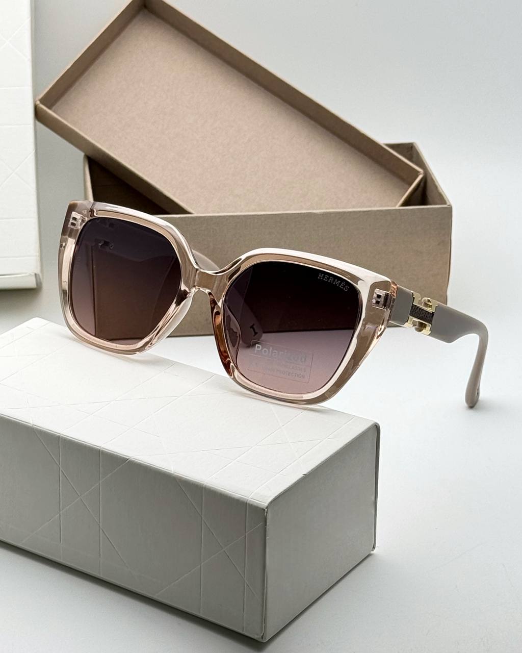 عینک افتابی زنانه لنز uv400و پلاریزه قیمت :۵۸۰ت