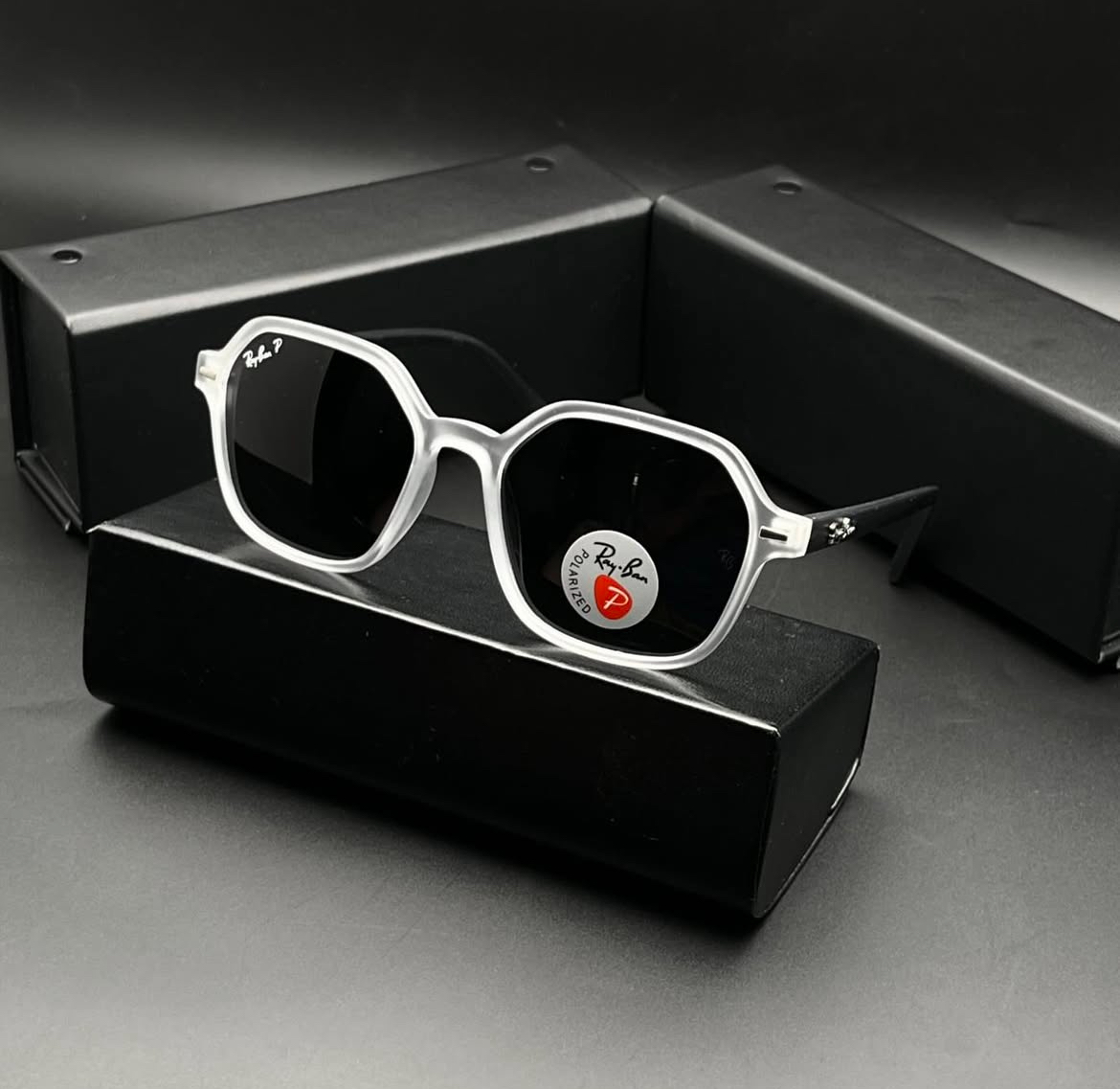 عینک افتابی فریم چند ضلعی پلاریزه ریبن قیمت:۴۹۵ت